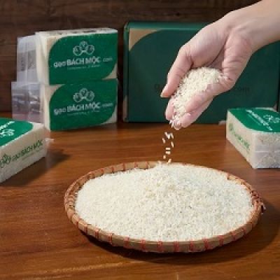 Gạo B&aacute;ch Mộc đang được giới thiệu khắp Hanoi S&agrave;i G&ograve;n h&agrave;ng ng&agrave;y với 5 điểm kh&aacute;c biệt m&agrave; ở gạo kh&aacute;c kh&ocirc;ng c&oacute;: